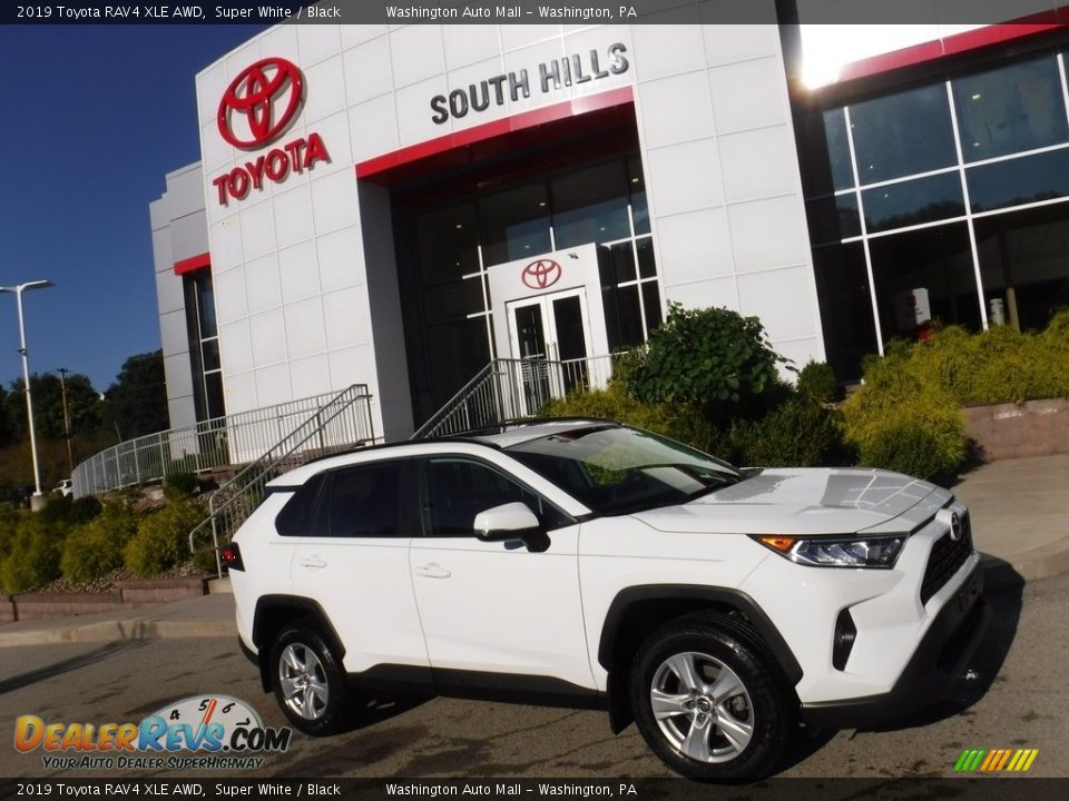 2019 Toyota RAV4 XLE AWD Super White / Black Photo #2