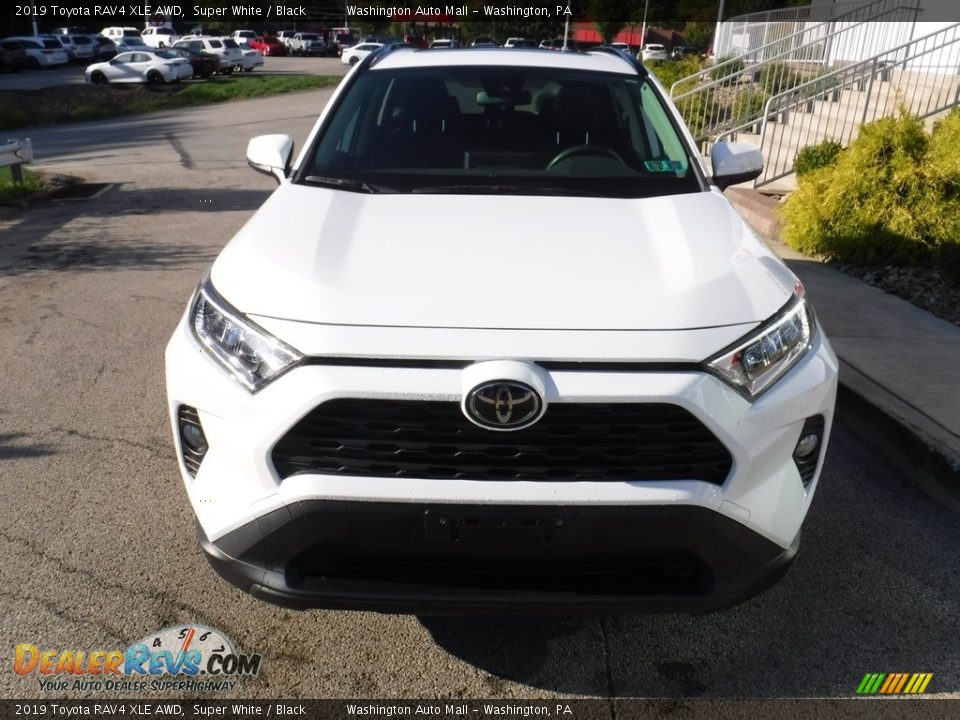 2019 Toyota RAV4 XLE AWD Super White / Black Photo #12