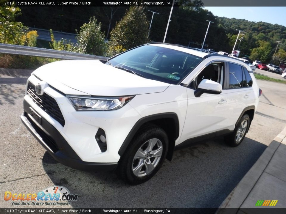 2019 Toyota RAV4 XLE AWD Super White / Black Photo #13