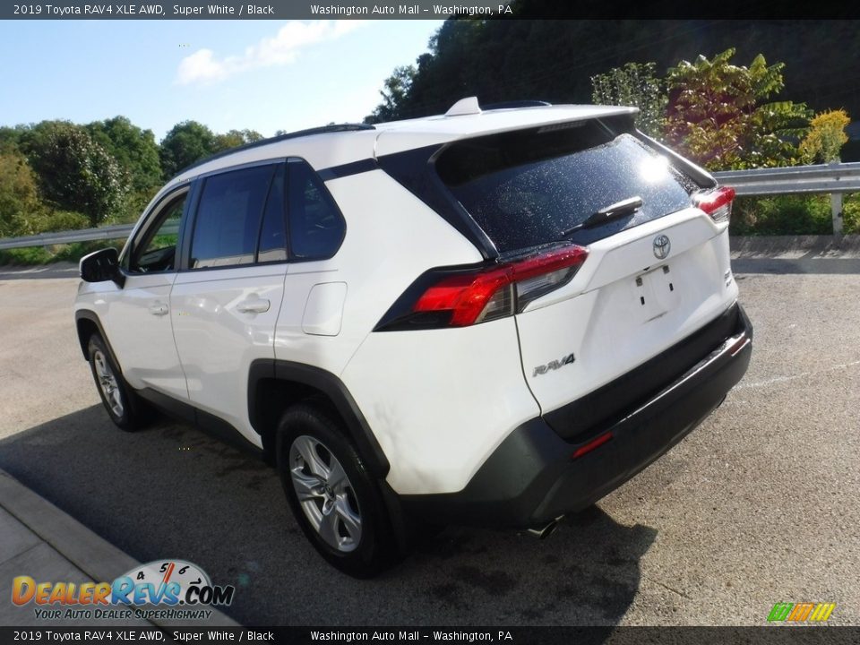 2019 Toyota RAV4 XLE AWD Super White / Black Photo #15