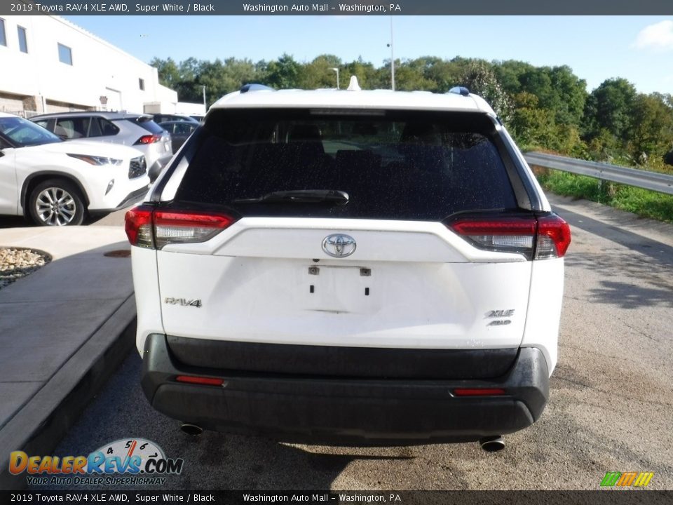 2019 Toyota RAV4 XLE AWD Super White / Black Photo #16