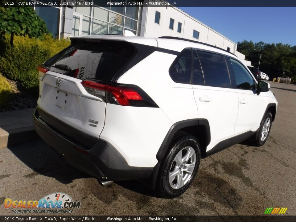 2019 Toyota RAV4 XLE AWD Super White / Black Photo #17