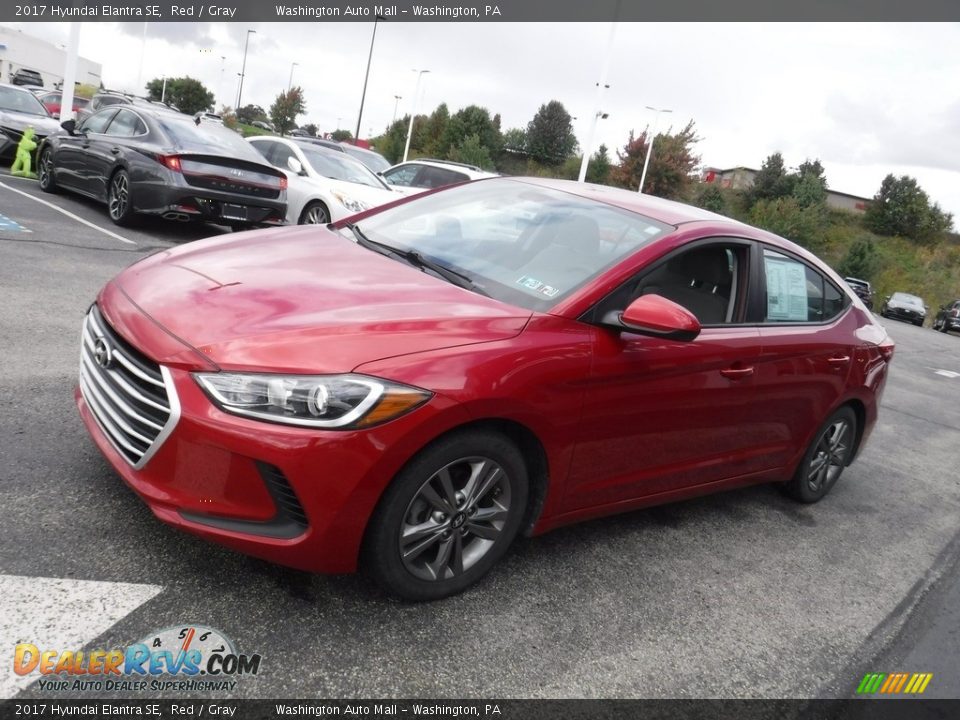 2017 Hyundai Elantra SE Red / Gray Photo #5