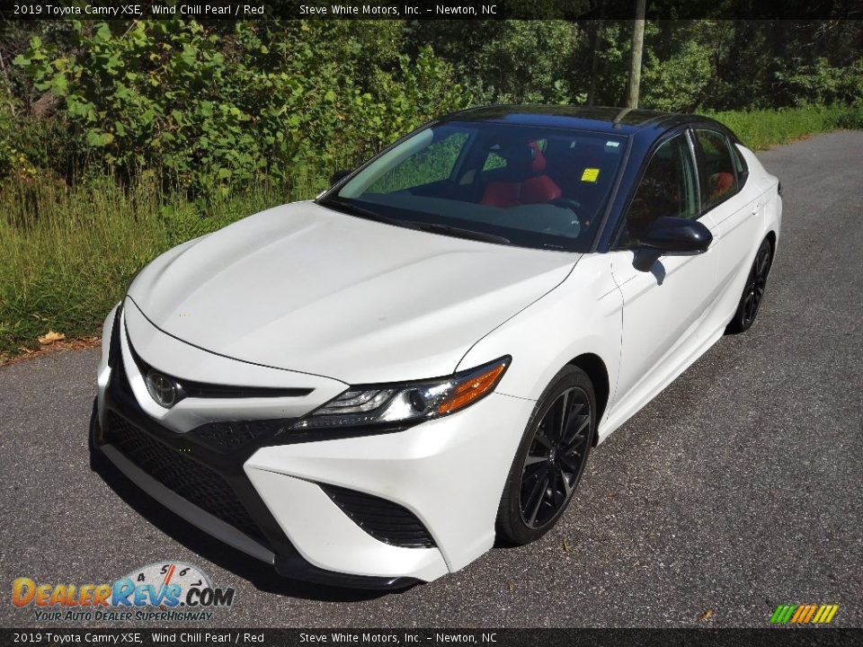 2019 Toyota Camry XSE Wind Chill Pearl / Red Photo #3