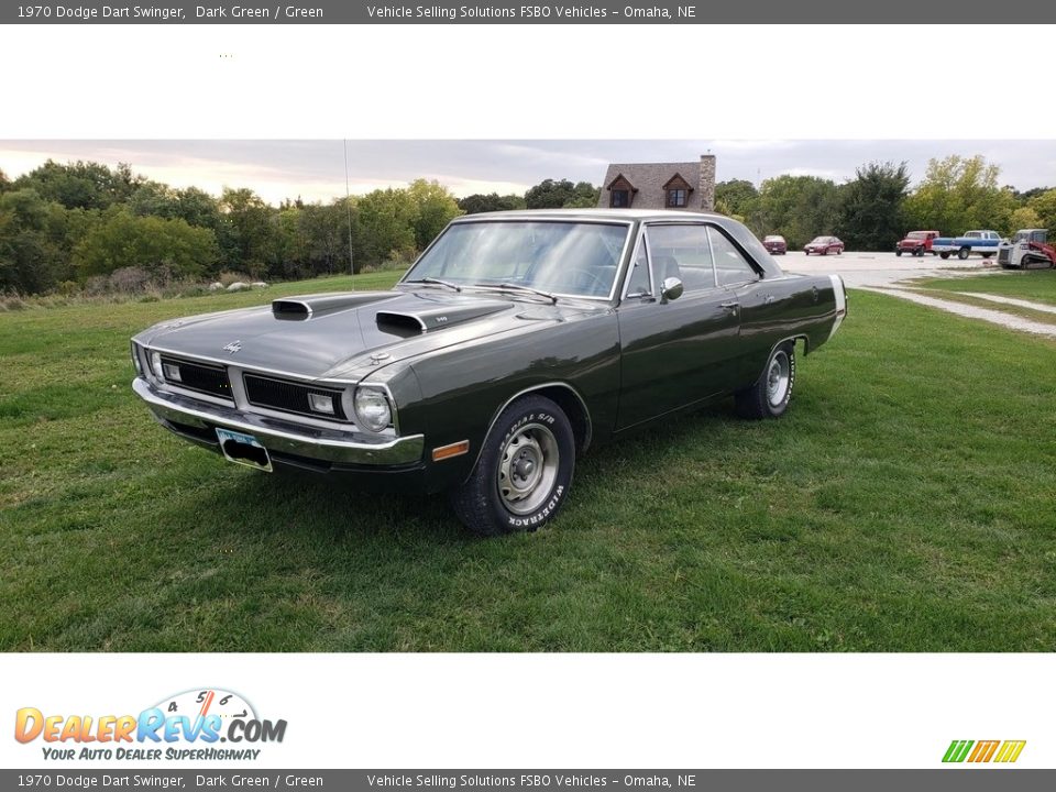 Front 3/4 View of 1970 Dodge Dart Swinger Photo #2