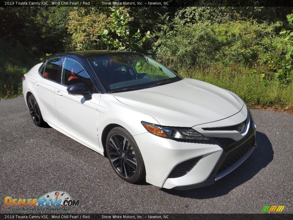 2019 Toyota Camry XSE Wind Chill Pearl / Red Photo #5
