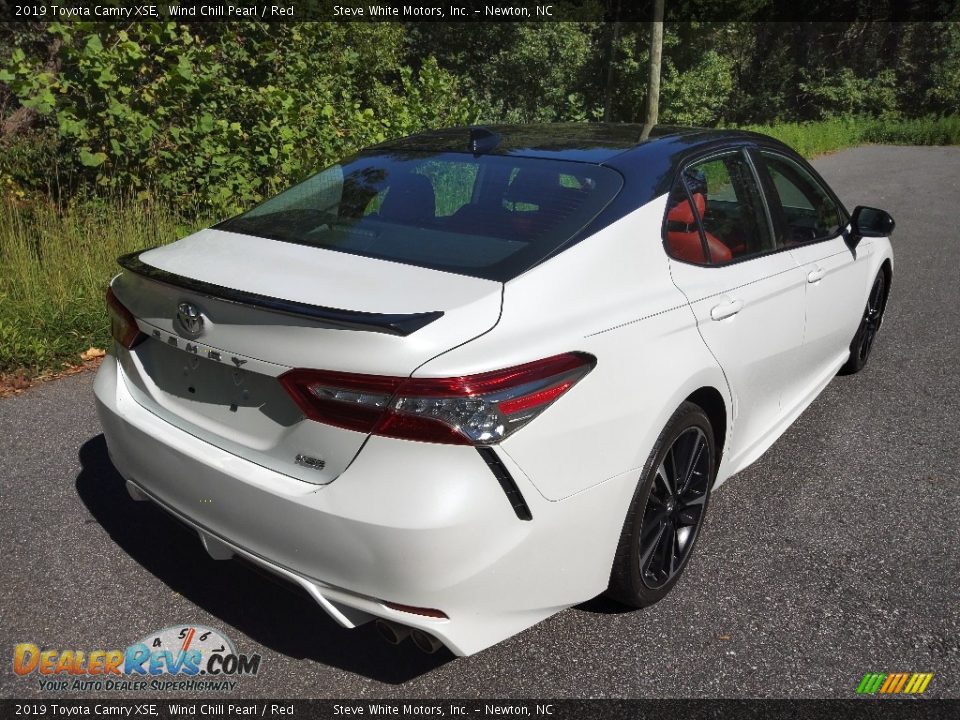 2019 Toyota Camry XSE Wind Chill Pearl / Red Photo #8