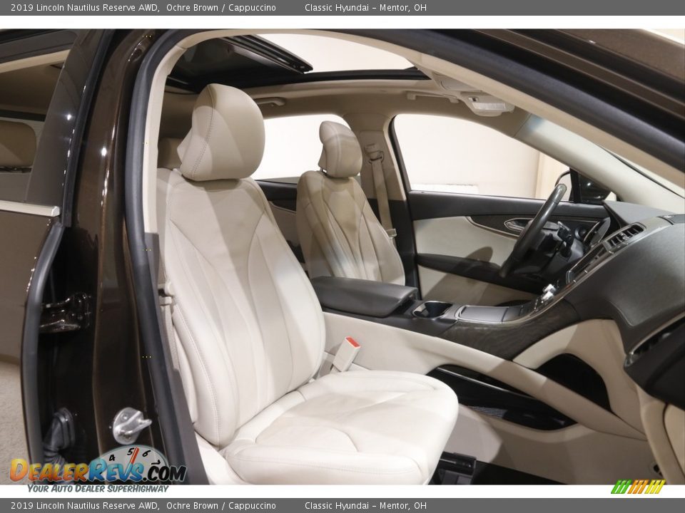 Front Seat of 2019 Lincoln Nautilus Reserve AWD Photo #22