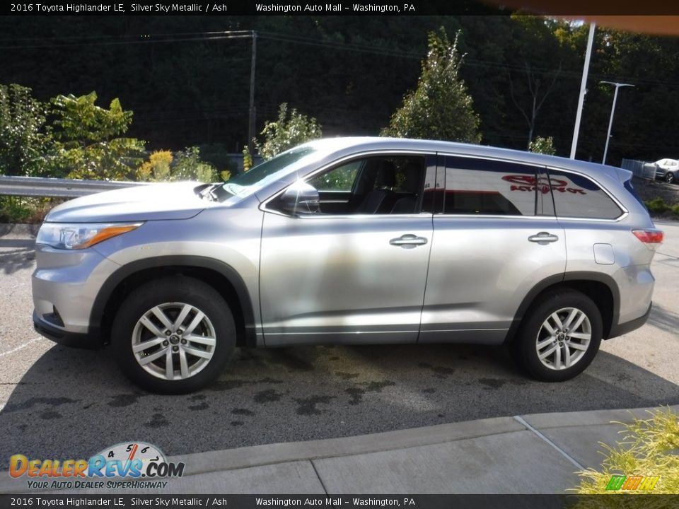 Silver Sky Metallic 2016 Toyota Highlander LE Photo #12