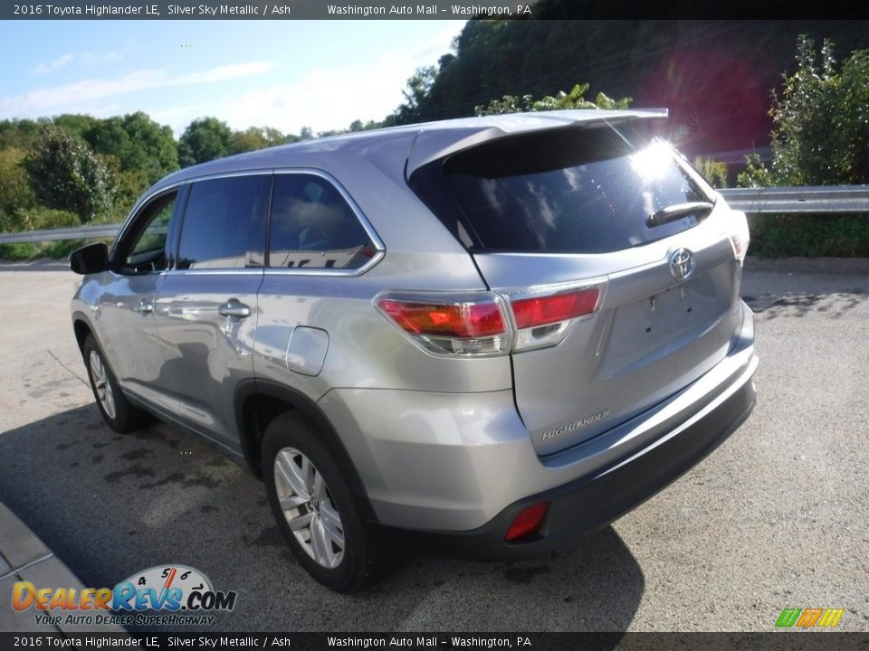 2016 Toyota Highlander LE Silver Sky Metallic / Ash Photo #13