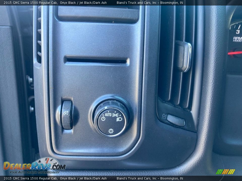 Controls of 2015 GMC Sierra 1500 Regular Cab Photo #19
