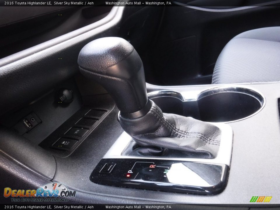 2016 Toyota Highlander LE Shifter Photo #19