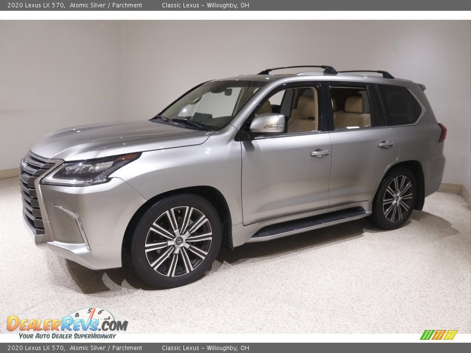 Front 3/4 View of 2020 Lexus LX 570 Photo #3