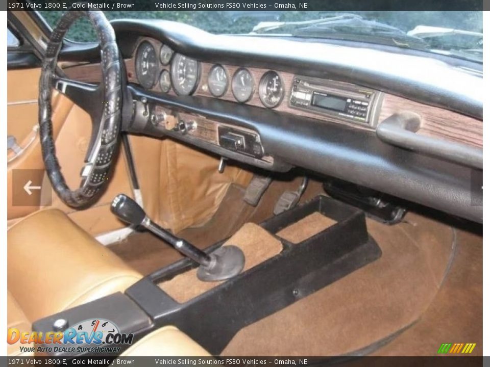 Dashboard of 1971 Volvo 1800 E Photo #15