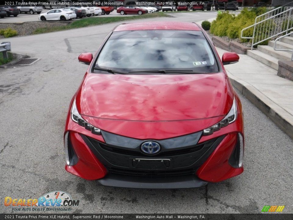 2021 Toyota Prius Prime XLE Hybrid Supersonic Red / Moonstone Photo #13