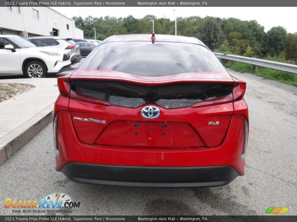 2021 Toyota Prius Prime XLE Hybrid Supersonic Red / Moonstone Photo #17