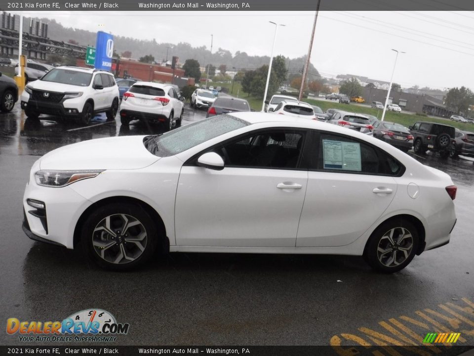 2021 Kia Forte FE Clear White / Black Photo #6