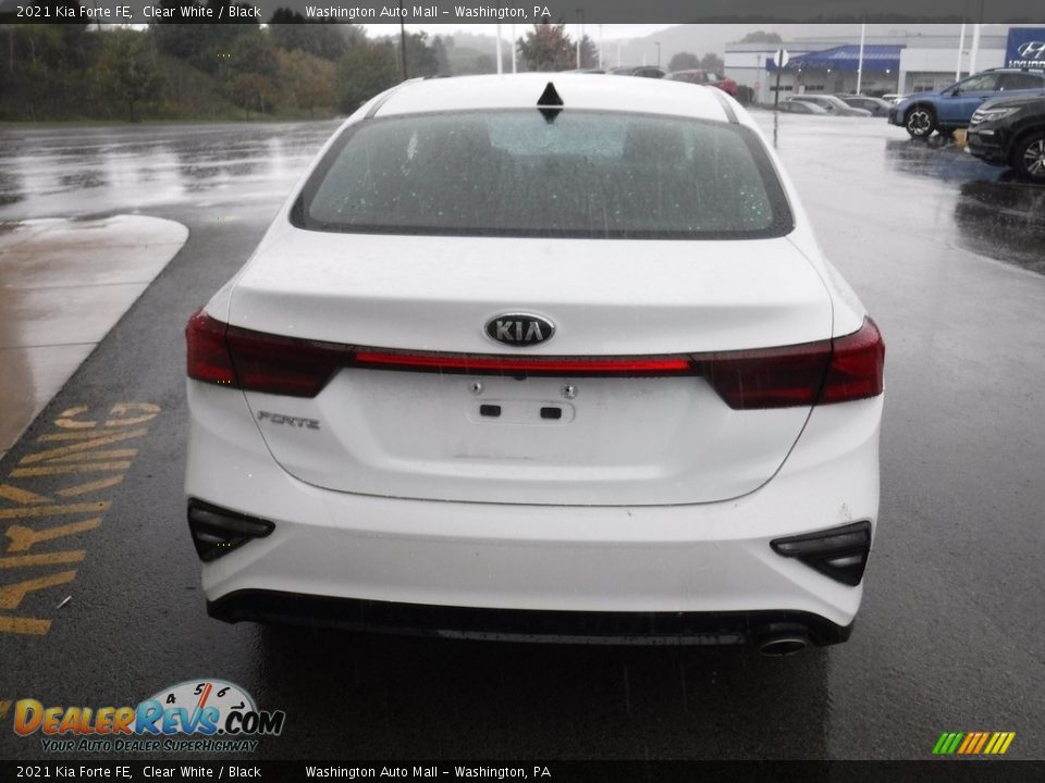 2021 Kia Forte FE Clear White / Black Photo #8