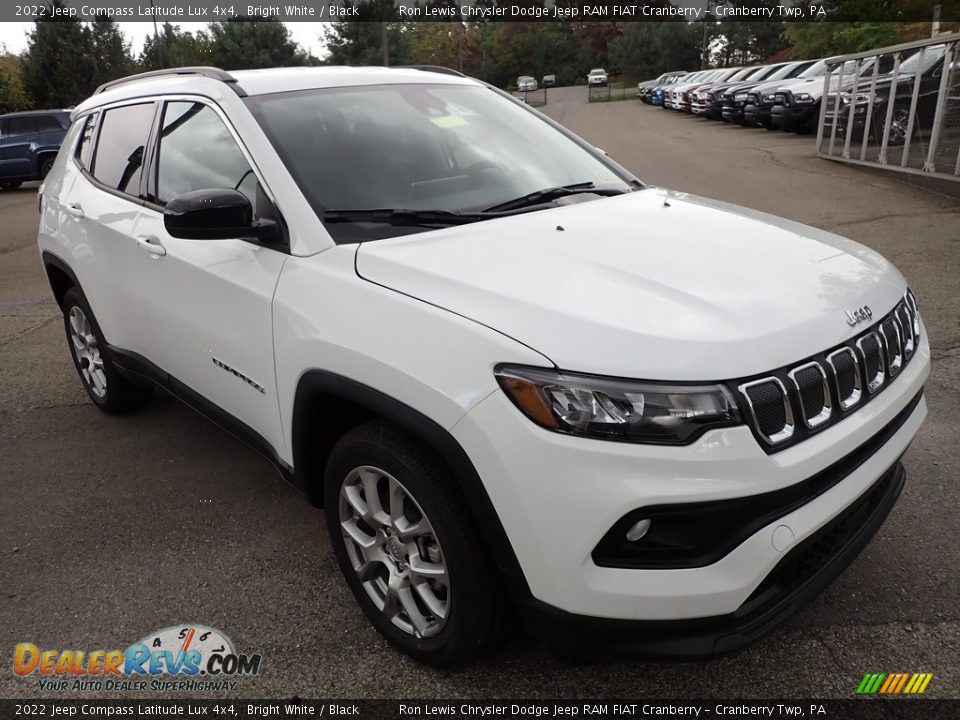 2022 Jeep Compass Latitude Lux 4x4 Bright White / Black Photo #7