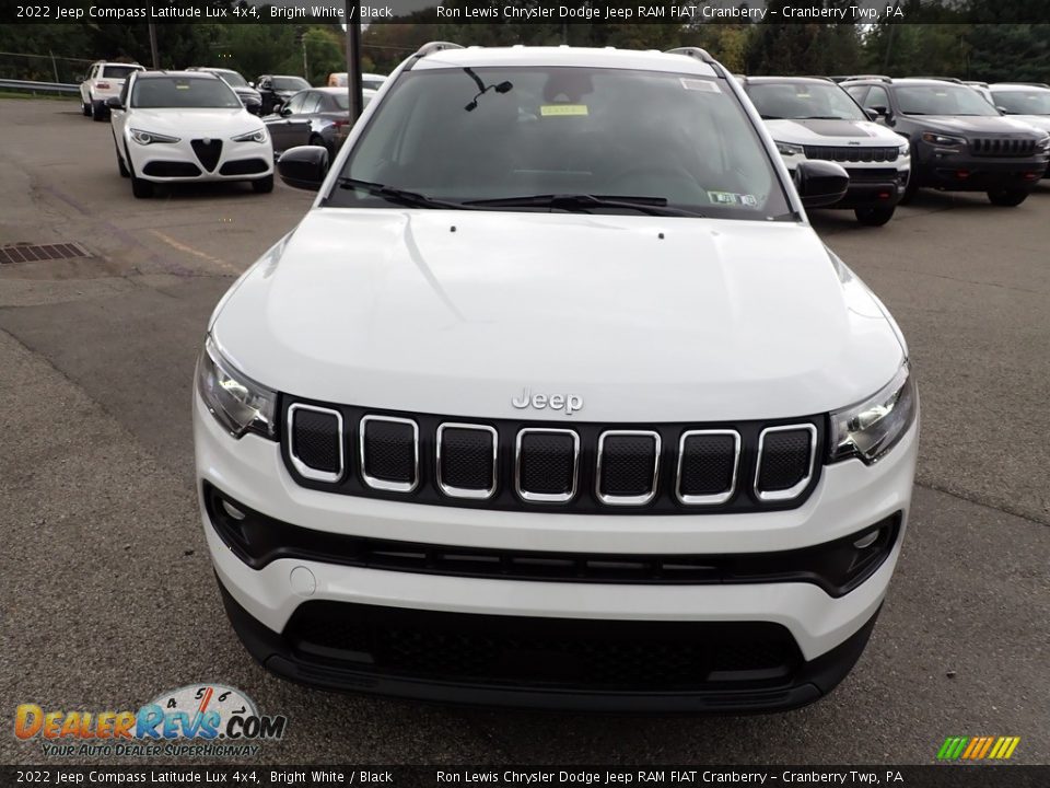 2022 Jeep Compass Latitude Lux 4x4 Bright White / Black Photo #8
