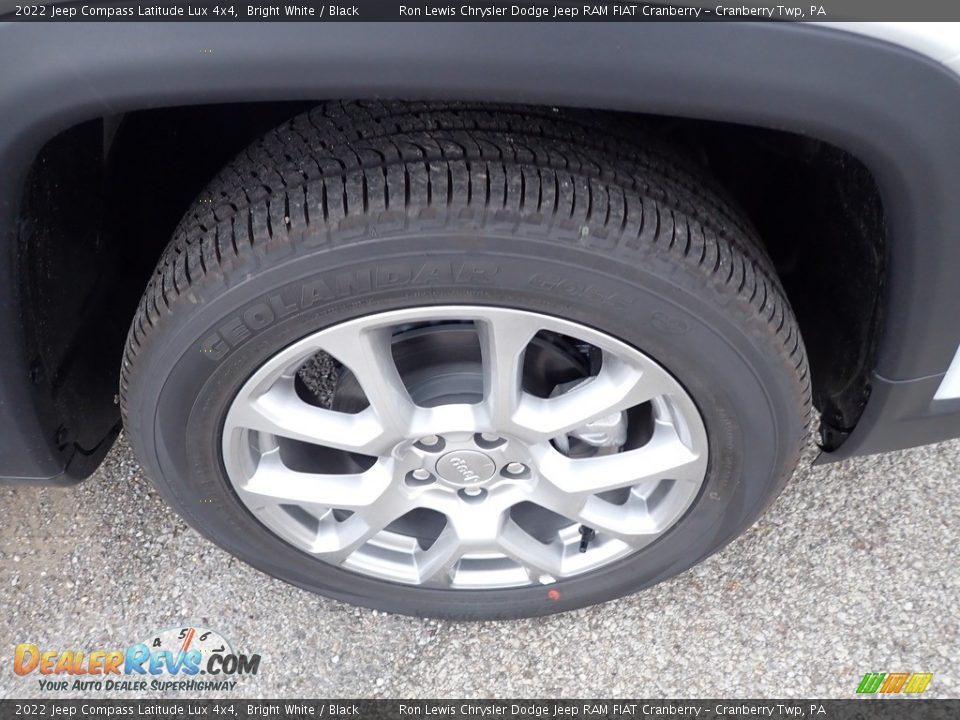 2022 Jeep Compass Latitude Lux 4x4 Bright White / Black Photo #9