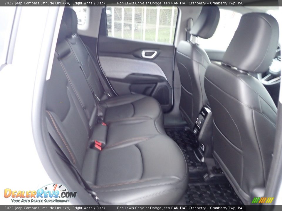 2022 Jeep Compass Latitude Lux 4x4 Bright White / Black Photo #11