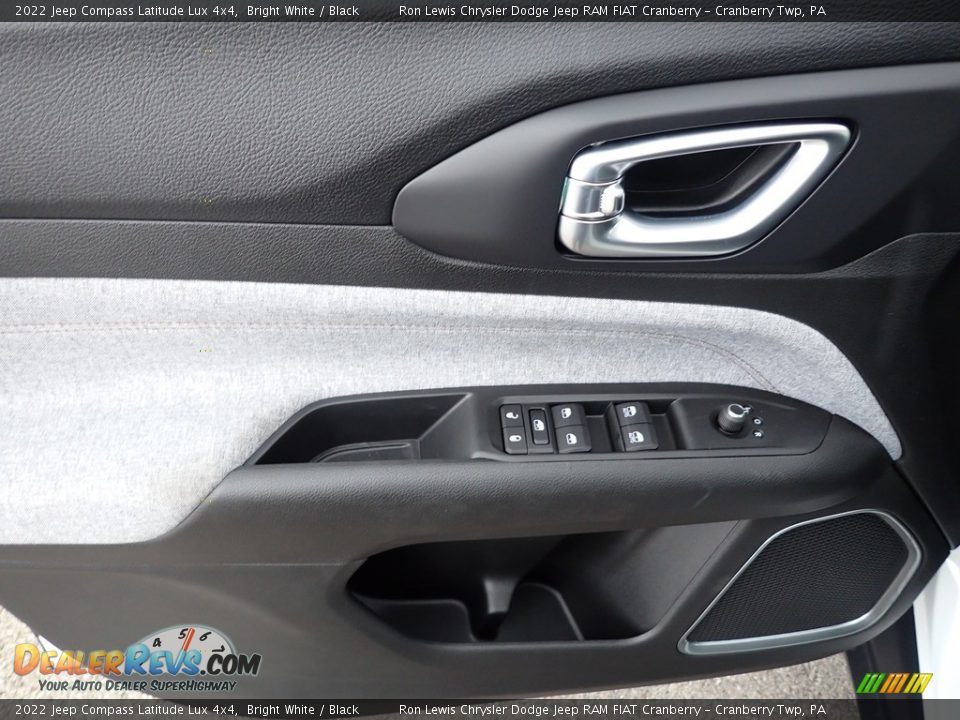 2022 Jeep Compass Latitude Lux 4x4 Bright White / Black Photo #15