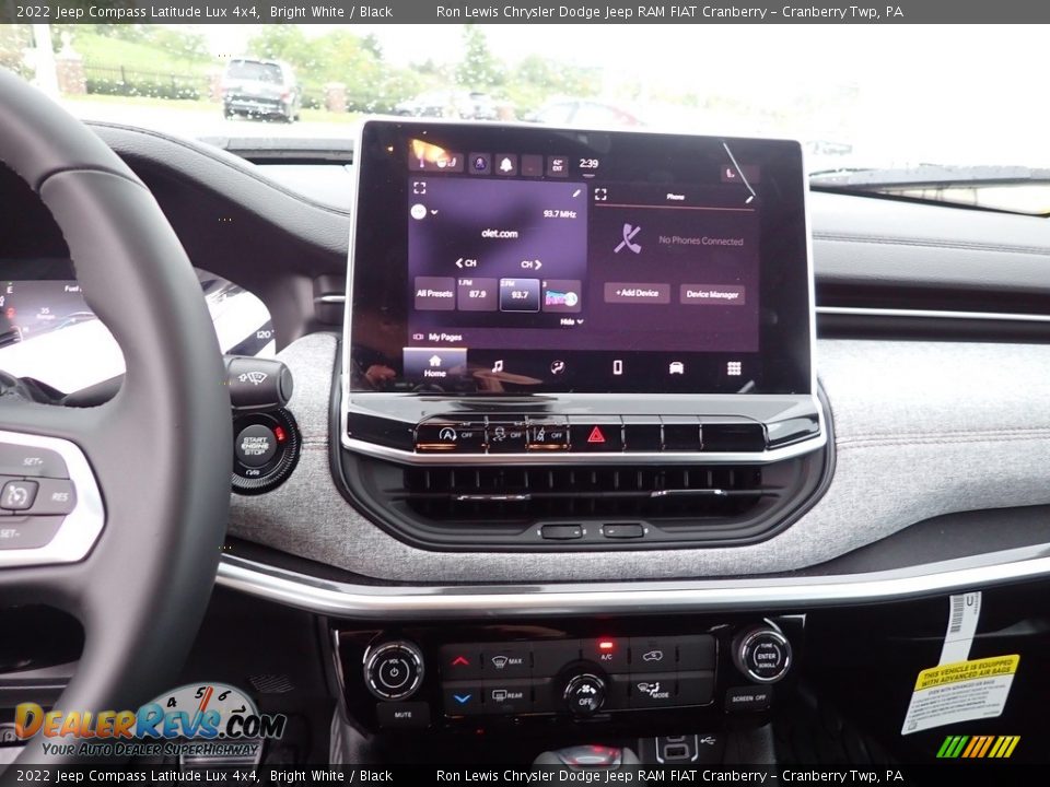 2022 Jeep Compass Latitude Lux 4x4 Bright White / Black Photo #18