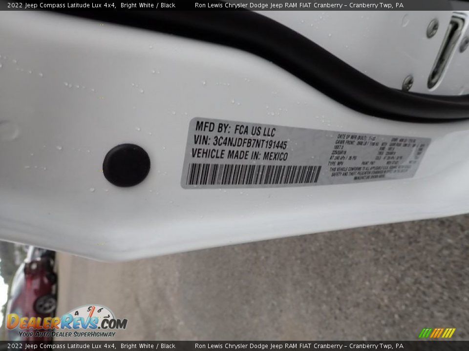 2022 Jeep Compass Latitude Lux 4x4 Bright White / Black Photo #20