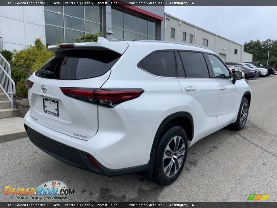 2022 Toyota Highlander XLE AWD Wind Chill Pearl / Harvest Beige Photo #9