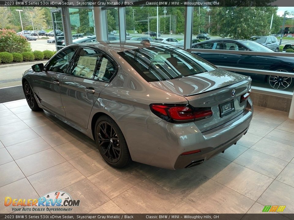 2023 BMW 5 Series 530i xDrive Sedan Skyscraper Gray Metallic / Black Photo #2