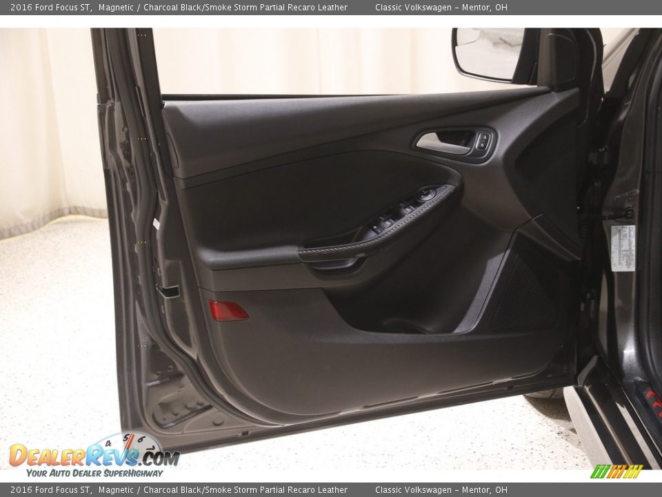 2016 Ford Focus ST Magnetic / Charcoal Black/Smoke Storm Partial Recaro Leather Photo #4