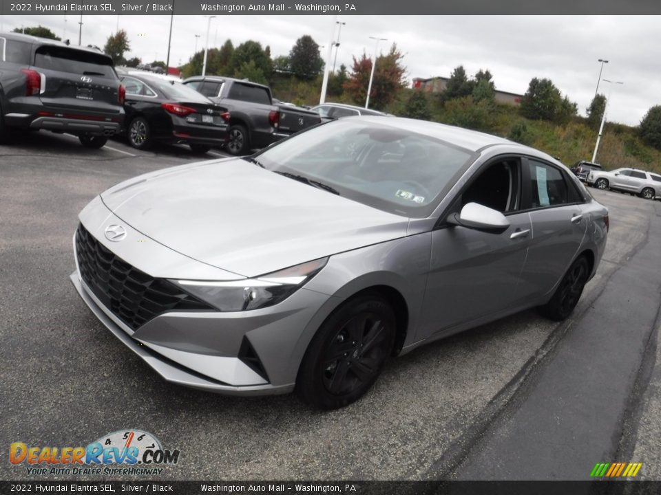 2022 Hyundai Elantra SEL Silver / Black Photo #5