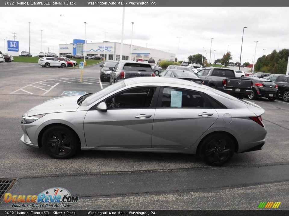 2022 Hyundai Elantra SEL Silver / Black Photo #6