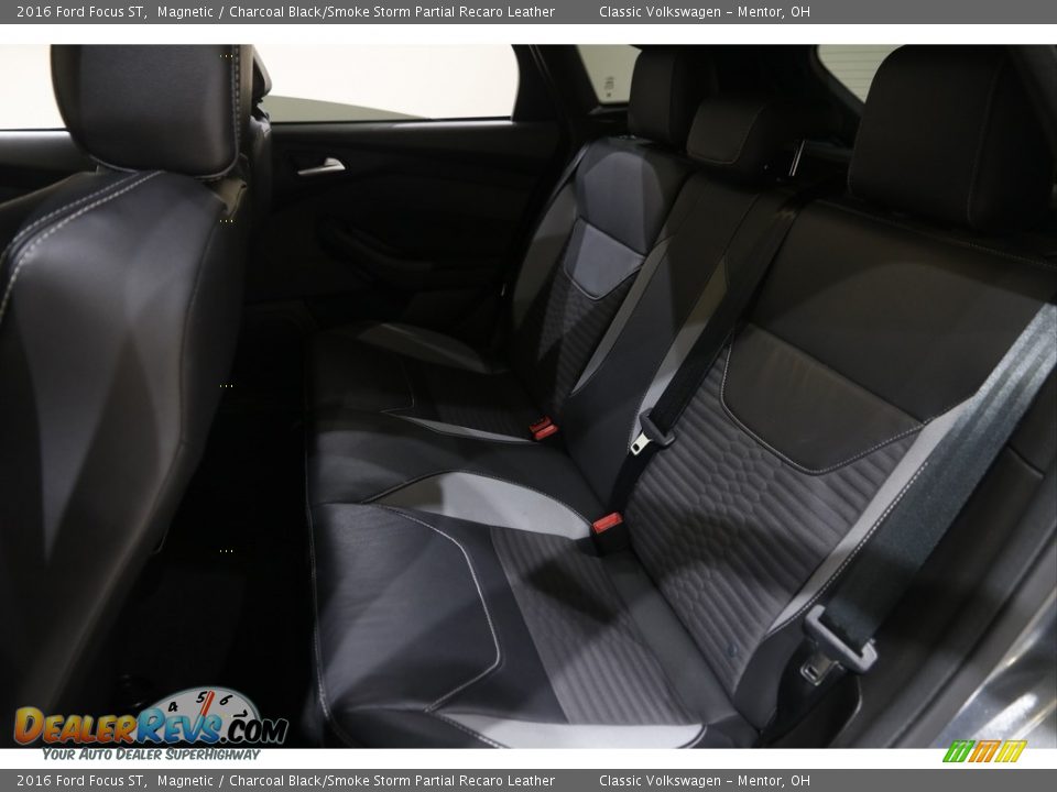 2016 Ford Focus ST Magnetic / Charcoal Black/Smoke Storm Partial Recaro Leather Photo #19