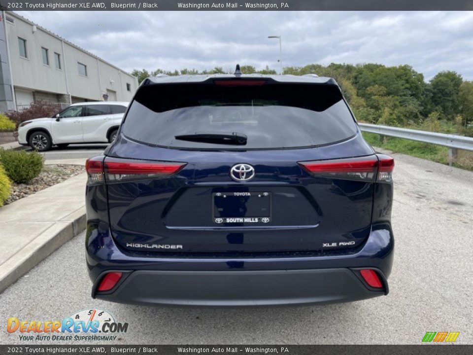 2022 Toyota Highlander XLE AWD Blueprint / Black Photo #8