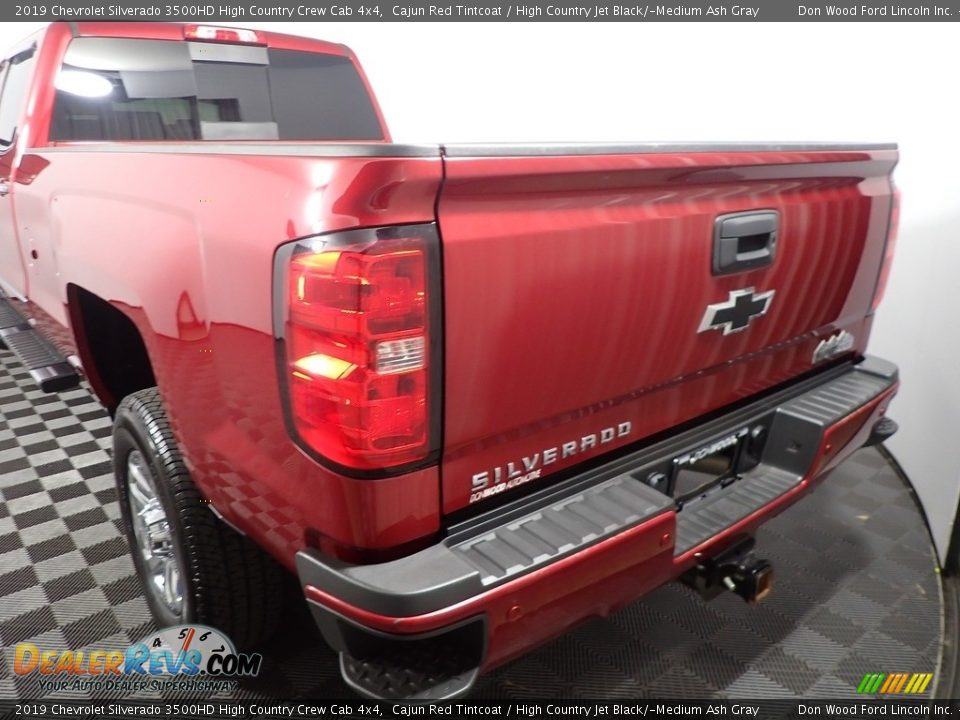 2019 Chevrolet Silverado 3500HD High Country Crew Cab 4x4 Cajun Red Tintcoat / High Country Jet Black/­Medium Ash Gray Photo #15