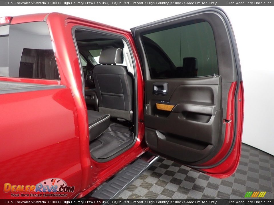 2019 Chevrolet Silverado 3500HD High Country Crew Cab 4x4 Cajun Red Tintcoat / High Country Jet Black/­Medium Ash Gray Photo #34