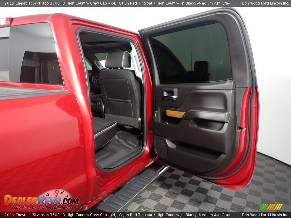 2019 Chevrolet Silverado 3500HD High Country Crew Cab 4x4 Cajun Red Tintcoat / High Country Jet Black/­Medium Ash Gray Photo #34
