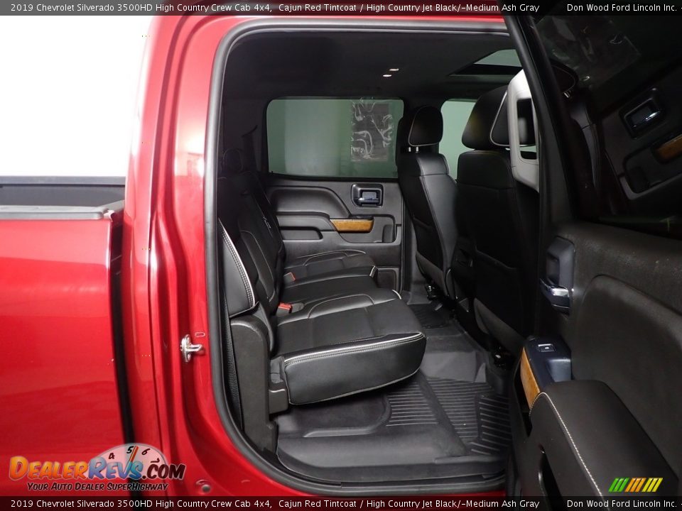 2019 Chevrolet Silverado 3500HD High Country Crew Cab 4x4 Cajun Red Tintcoat / High Country Jet Black/­Medium Ash Gray Photo #35
