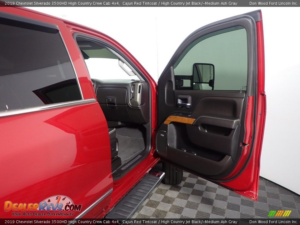 2019 Chevrolet Silverado 3500HD High Country Crew Cab 4x4 Cajun Red Tintcoat / High Country Jet Black/­Medium Ash Gray Photo #36