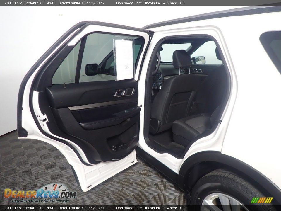 2018 Ford Explorer XLT 4WD Oxford White / Ebony Black Photo #32