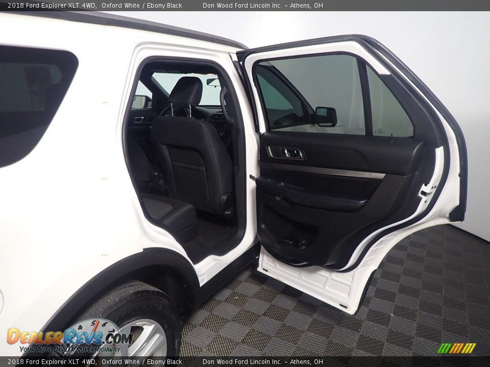 2018 Ford Explorer XLT 4WD Oxford White / Ebony Black Photo #34