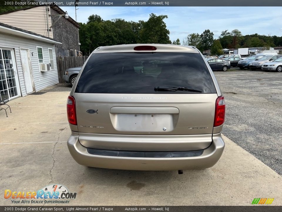 2003 Dodge Grand Caravan Sport Light Almond Pearl / Taupe Photo #8