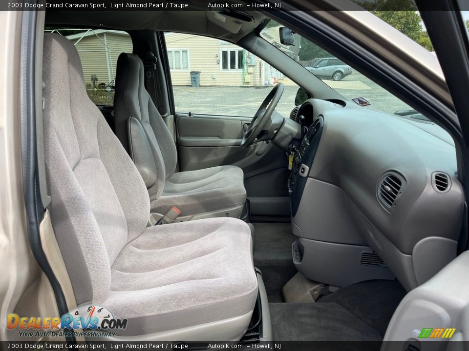 Front Seat of 2003 Dodge Grand Caravan Sport Photo #15