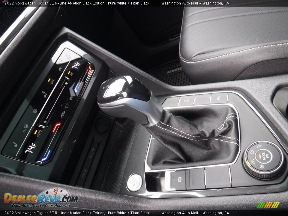 2022 Volkswagen Tiguan SE R-Line 4Motion Black Edition Shifter Photo #24