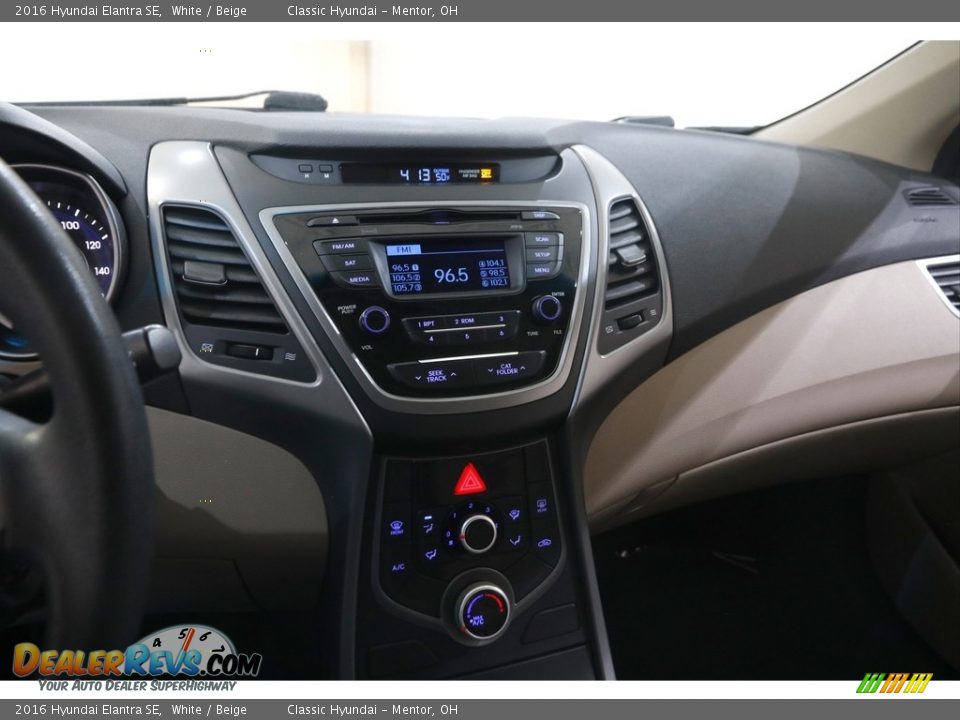 2016 Hyundai Elantra SE White / Beige Photo #9