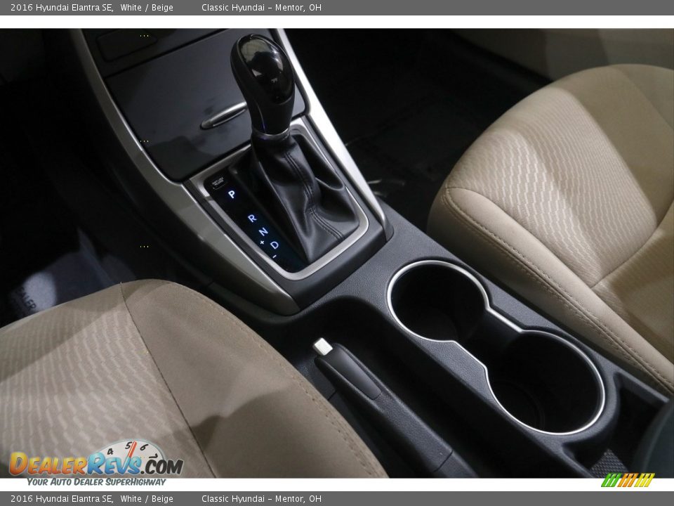 2016 Hyundai Elantra SE White / Beige Photo #10