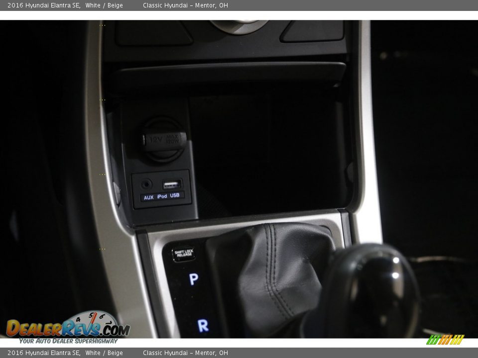 2016 Hyundai Elantra SE White / Beige Photo #11