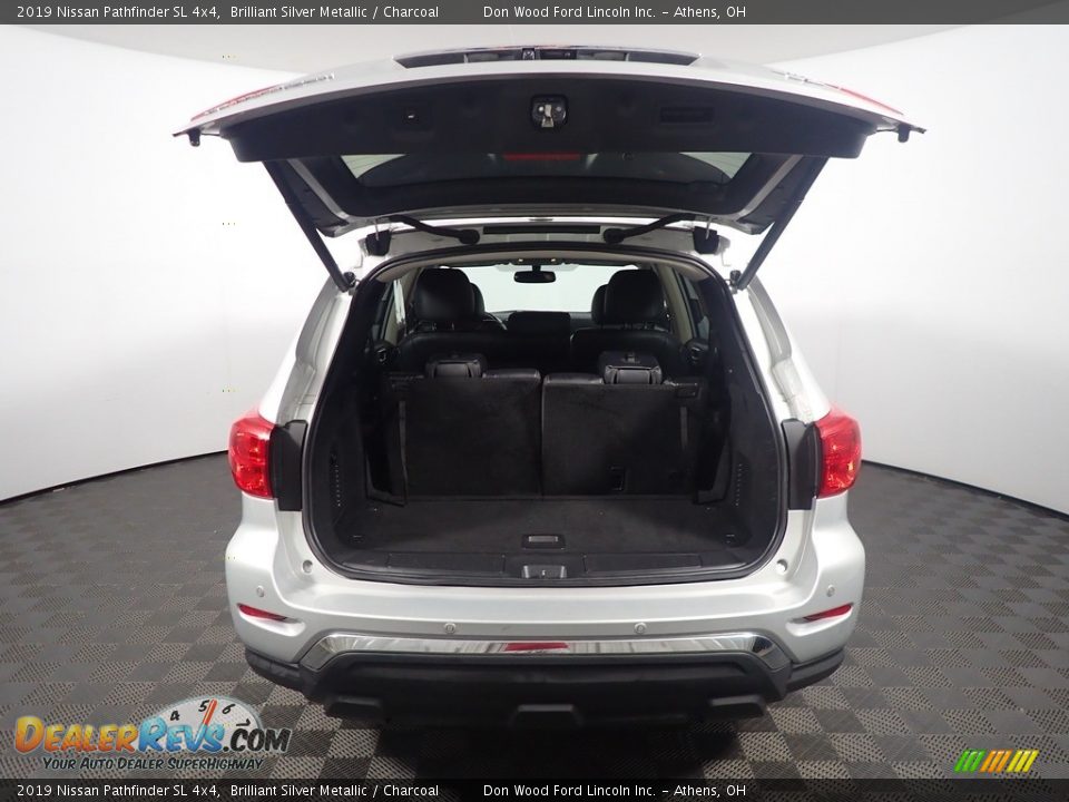 2019 Nissan Pathfinder SL 4x4 Brilliant Silver Metallic / Charcoal Photo #15